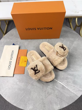UA LV Slippers