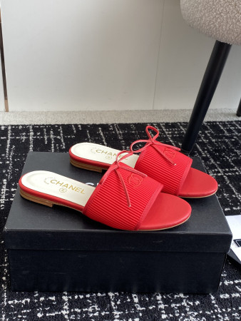 ua Ch*el women's slides