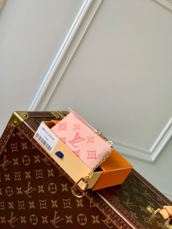LV Key Pouch M82204