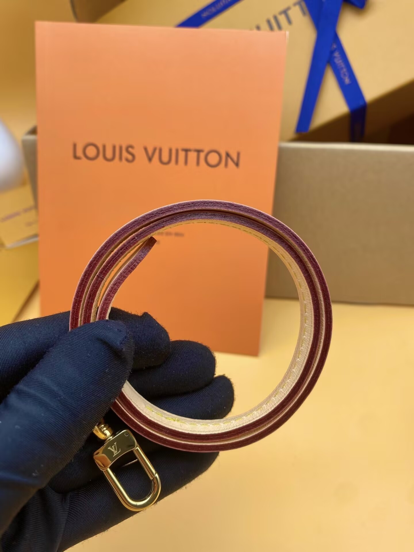 LV Accessory Pouch M40712 23.5x13.5x4cm