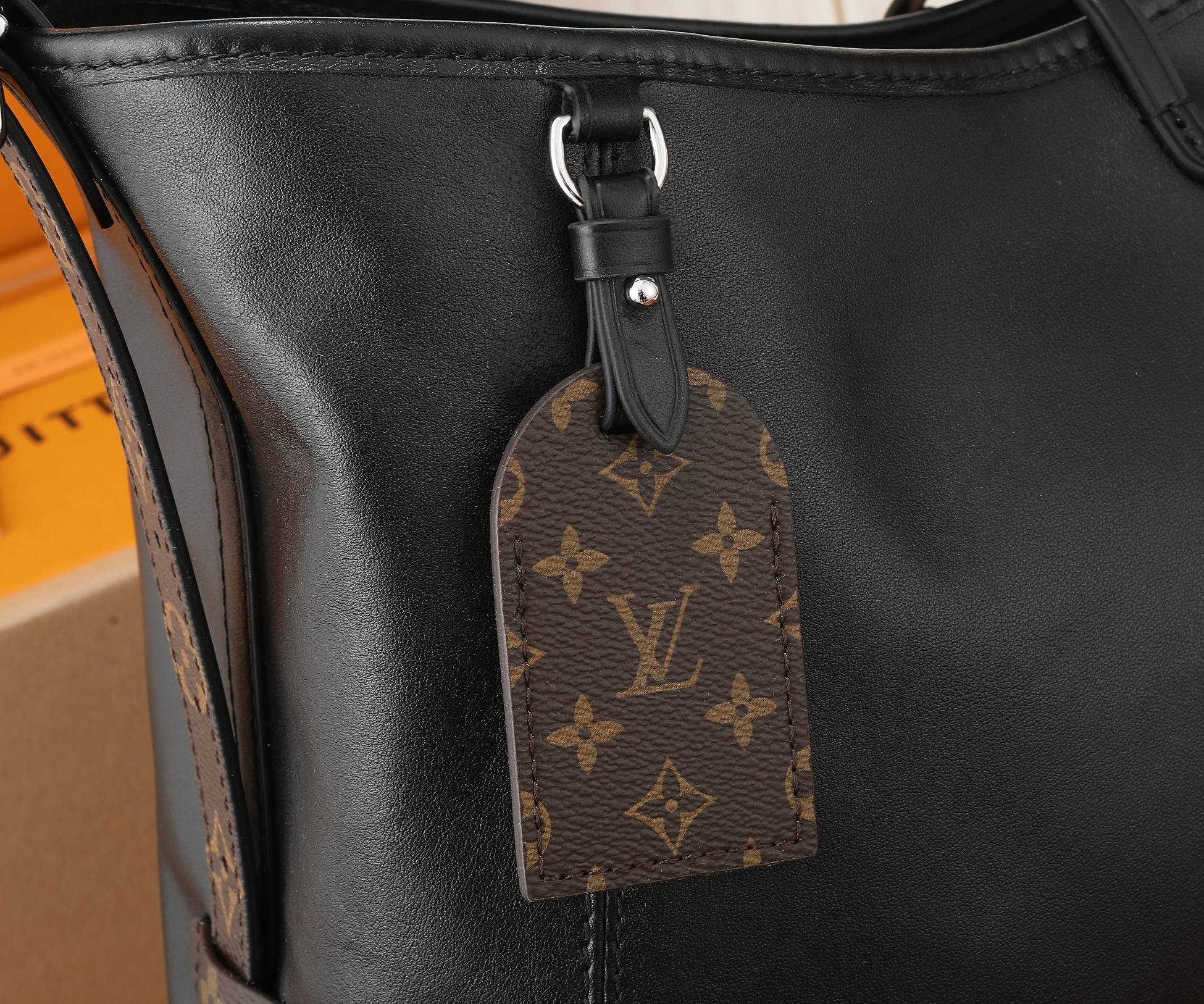 LV CarryAll MM M25143 39x30x15CM