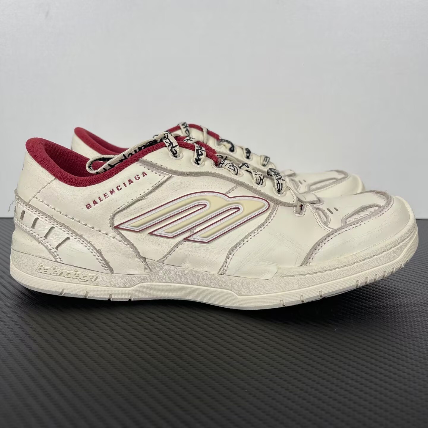 ua Ba*len*cia*ga hamptons medium worn-out sneaker (run one size large)