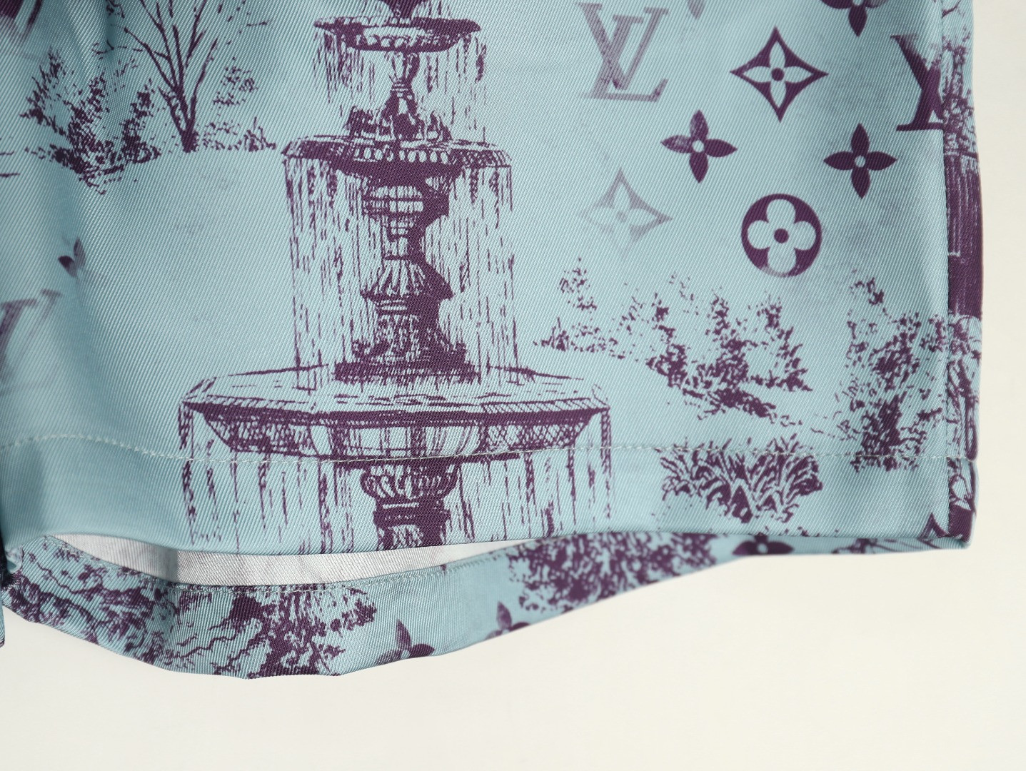 l0*is V*t0n lv shorts