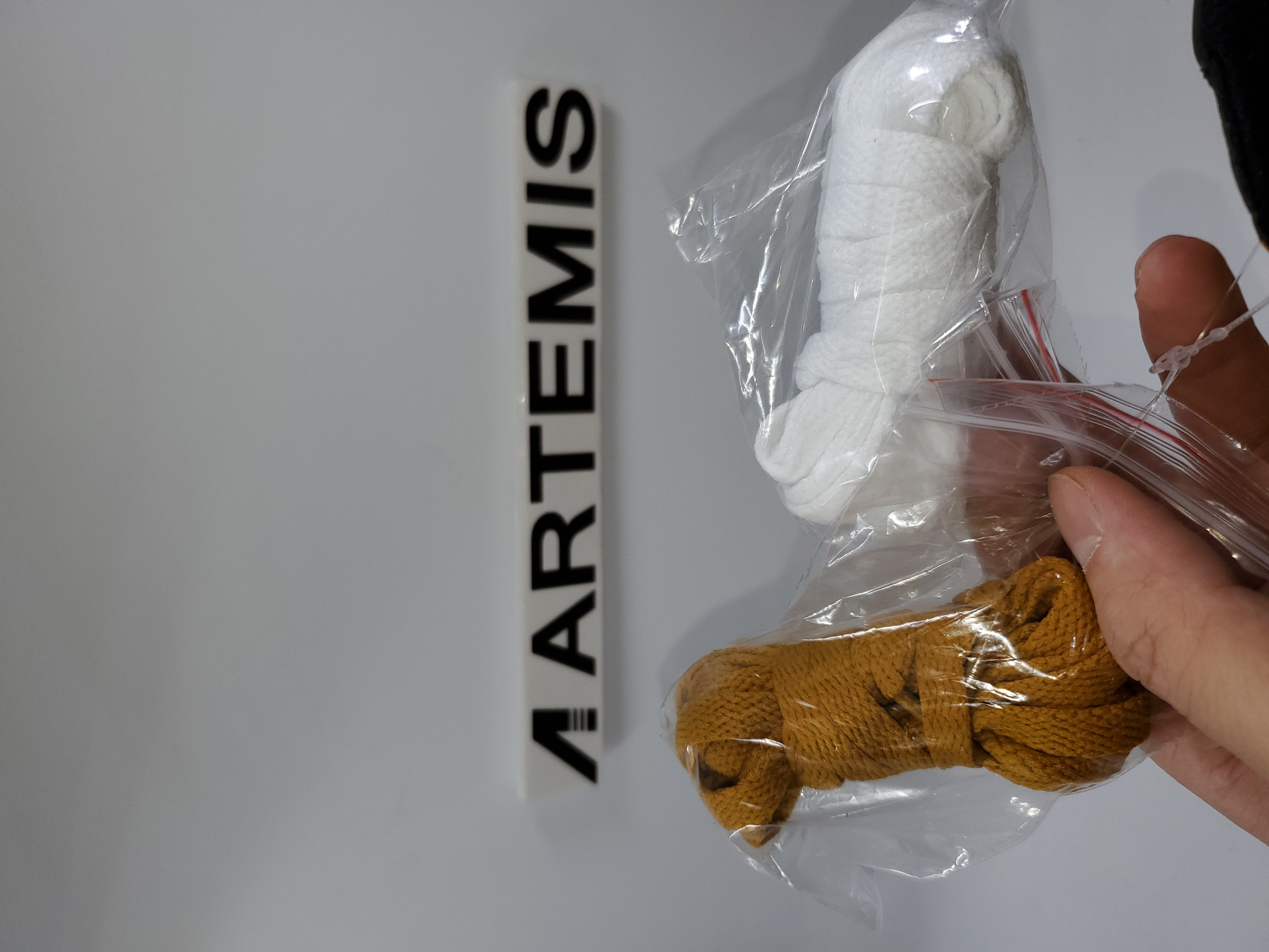 Air Jordan 1 Retro High Yellow Ochre