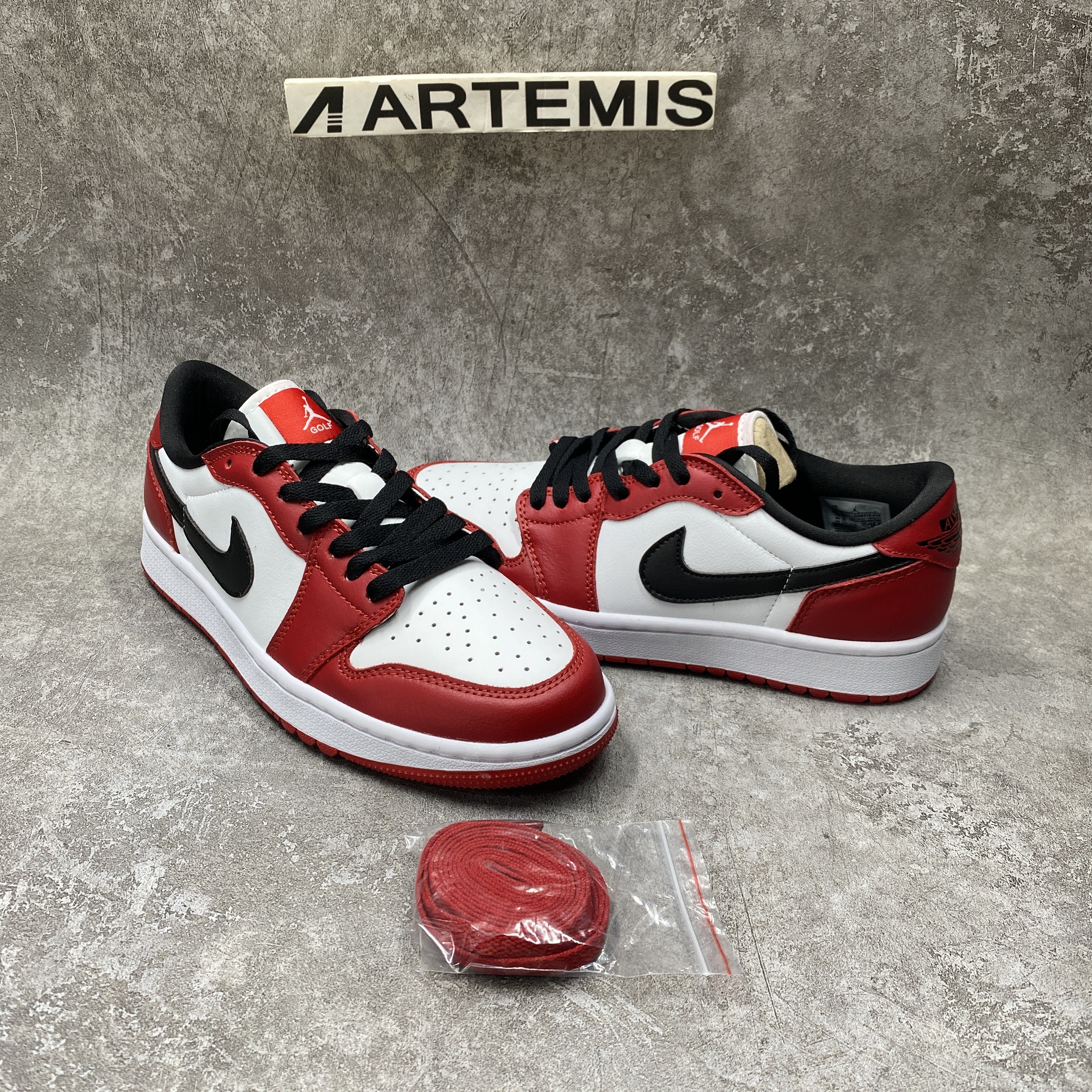 Jordan 1 Retro Low Golf