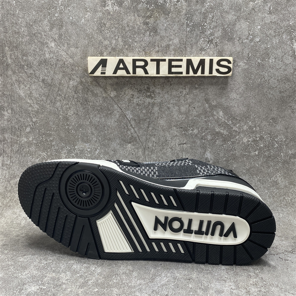 UA LV Trainer Sneaker