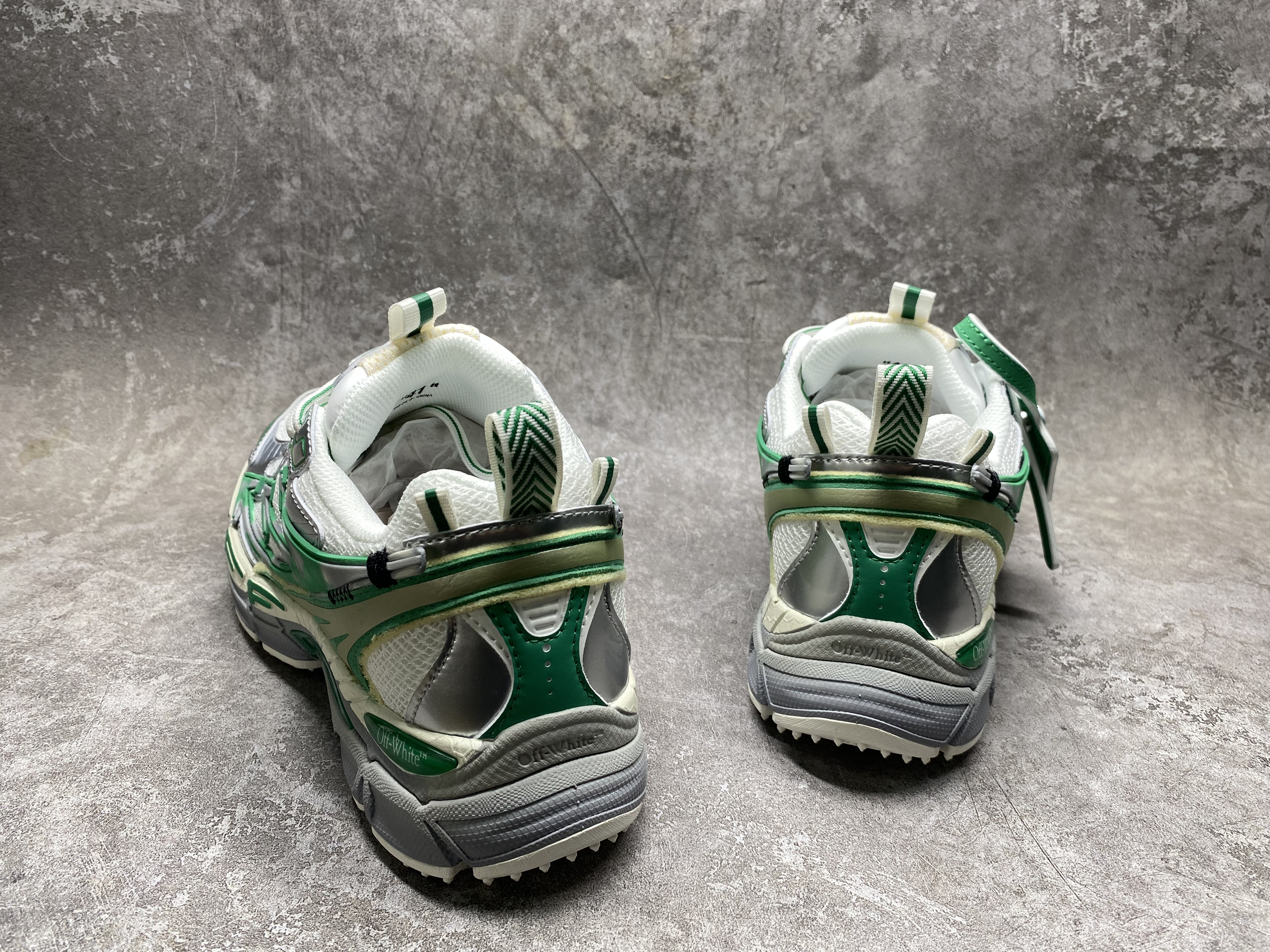 UA Off-White "BE RIGHT BACK"