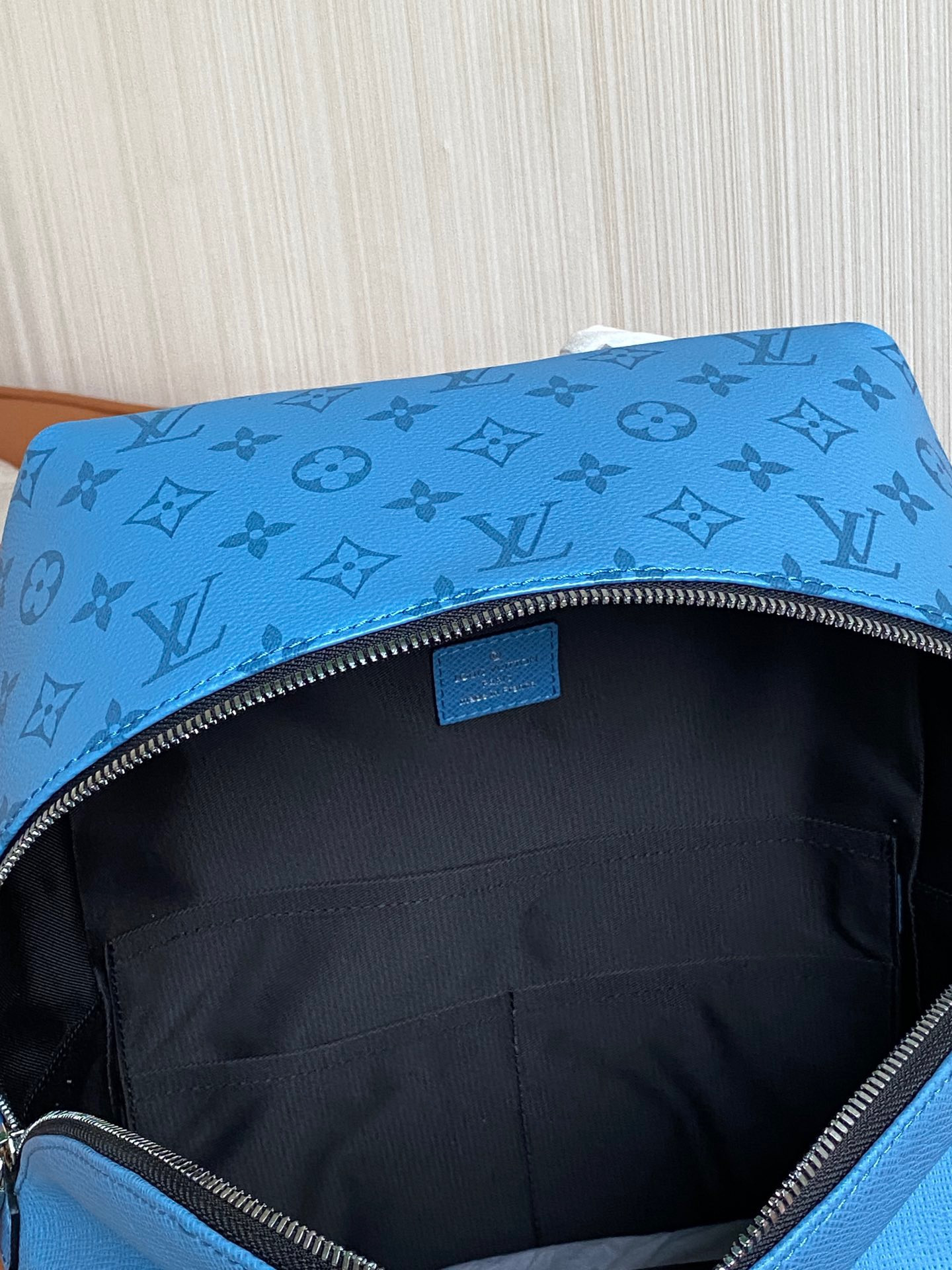 LV DISCOVERY BACKPACK M30747