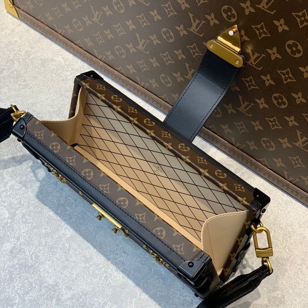 LV PETITE MALLE EAST WEST M46120
