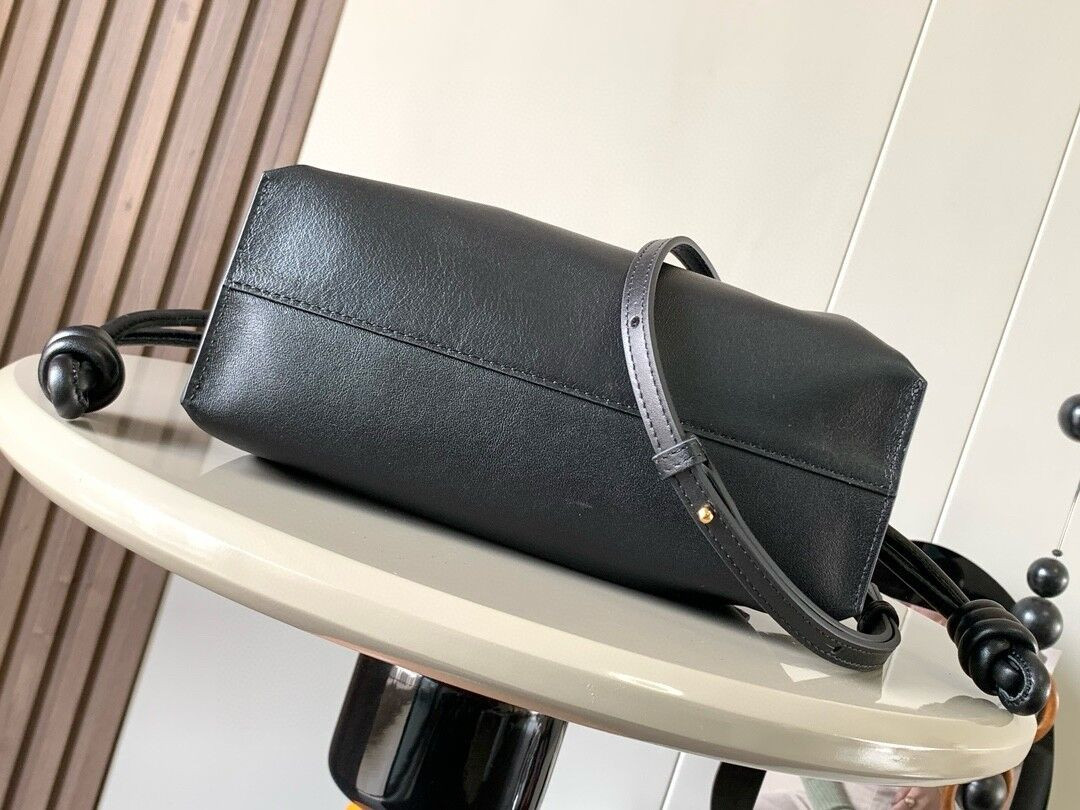 L0ew* flamenco purse 23.9x18x9cm