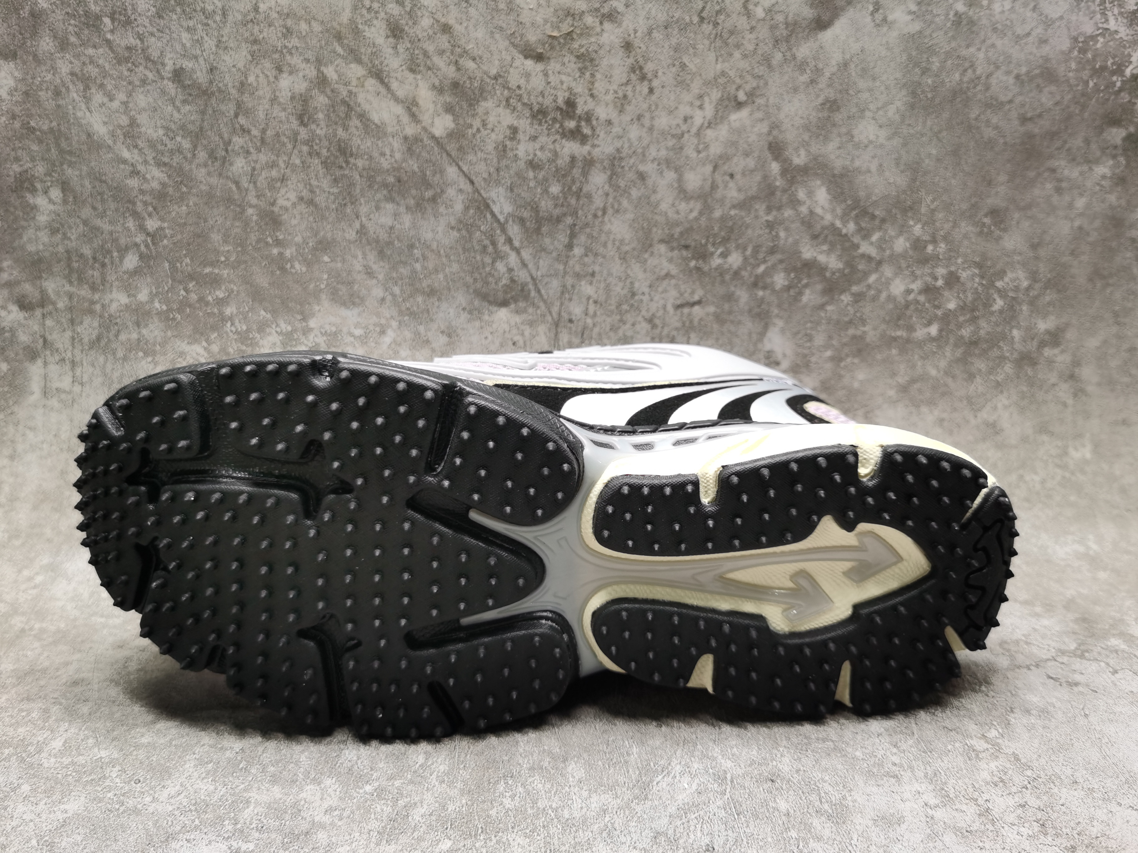 UA Off-White "BE RIGHT BACK"