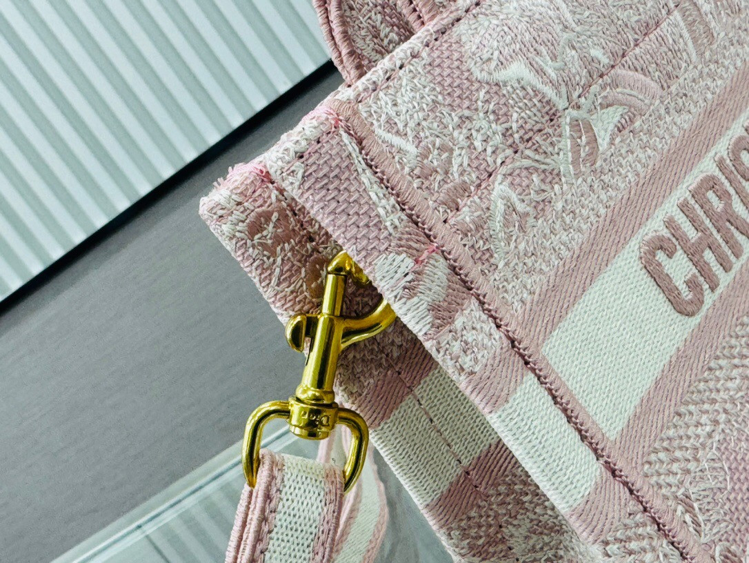 D*or book tote 24ss  21.5×13×7.5cm