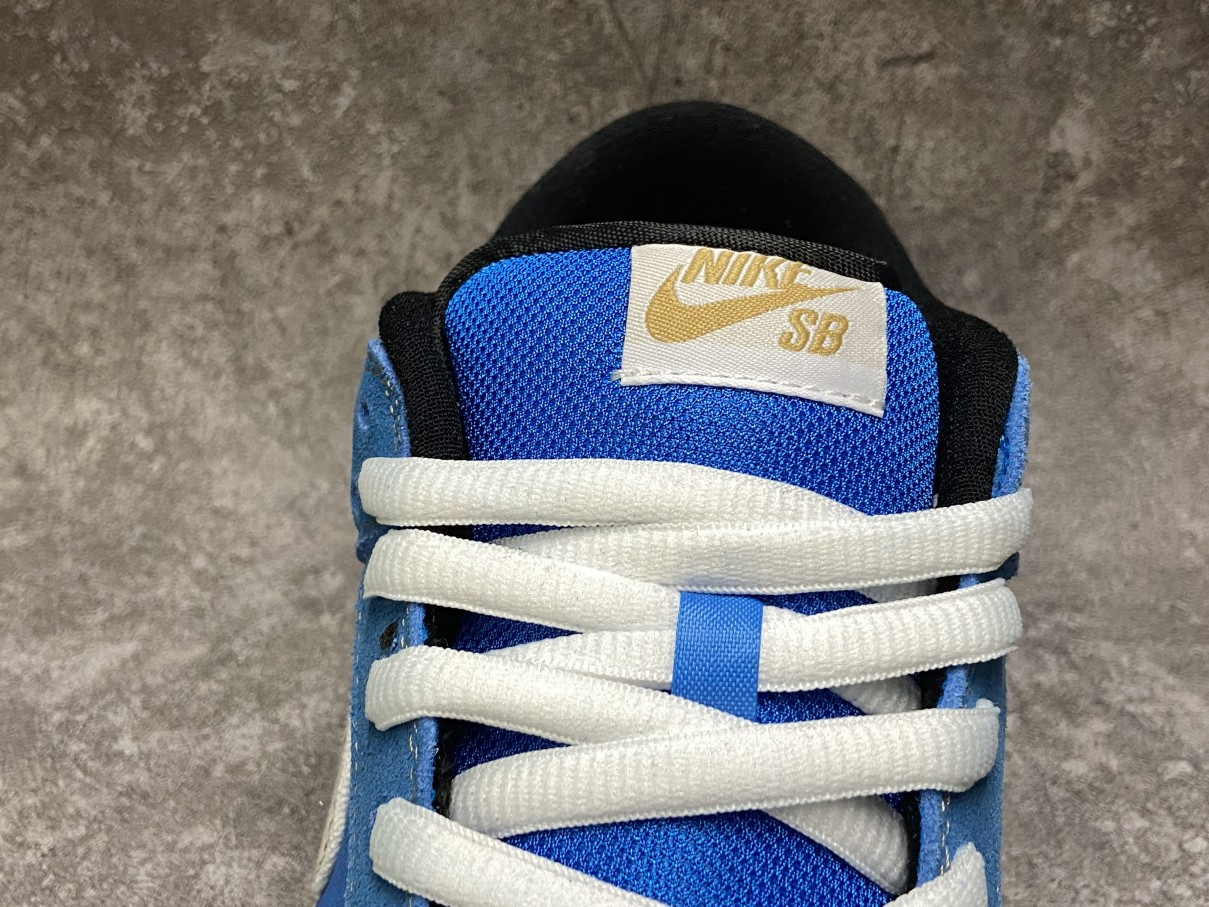 Nike Dunk SB Low Street Fighter Chun Li