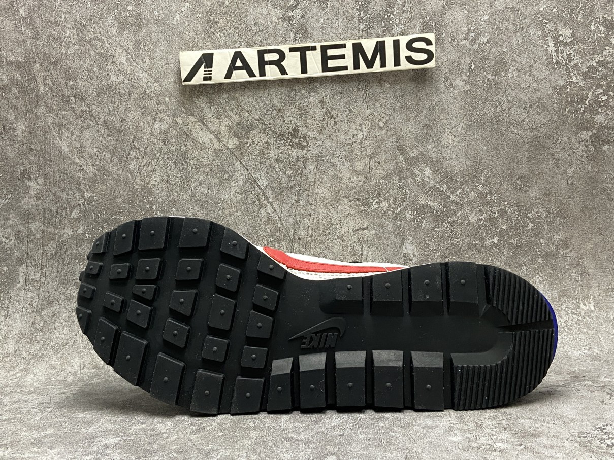 Nike Vaporwaffle sacai Sport Fuchsia Game Royal