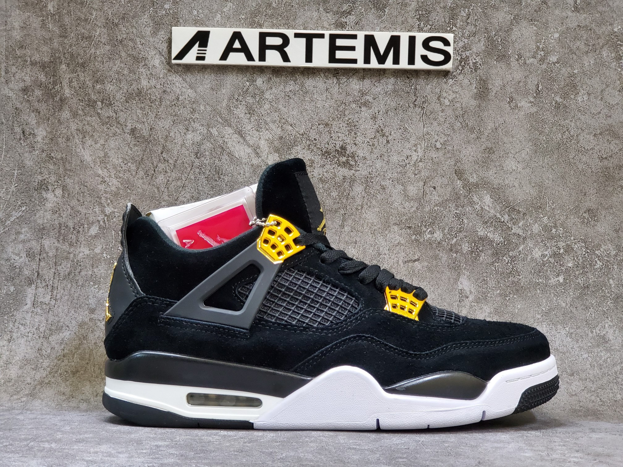 Air Jordan 4 Retro Royalty