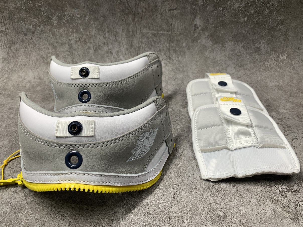 Air Jordan 1 High Switch Light Smoke