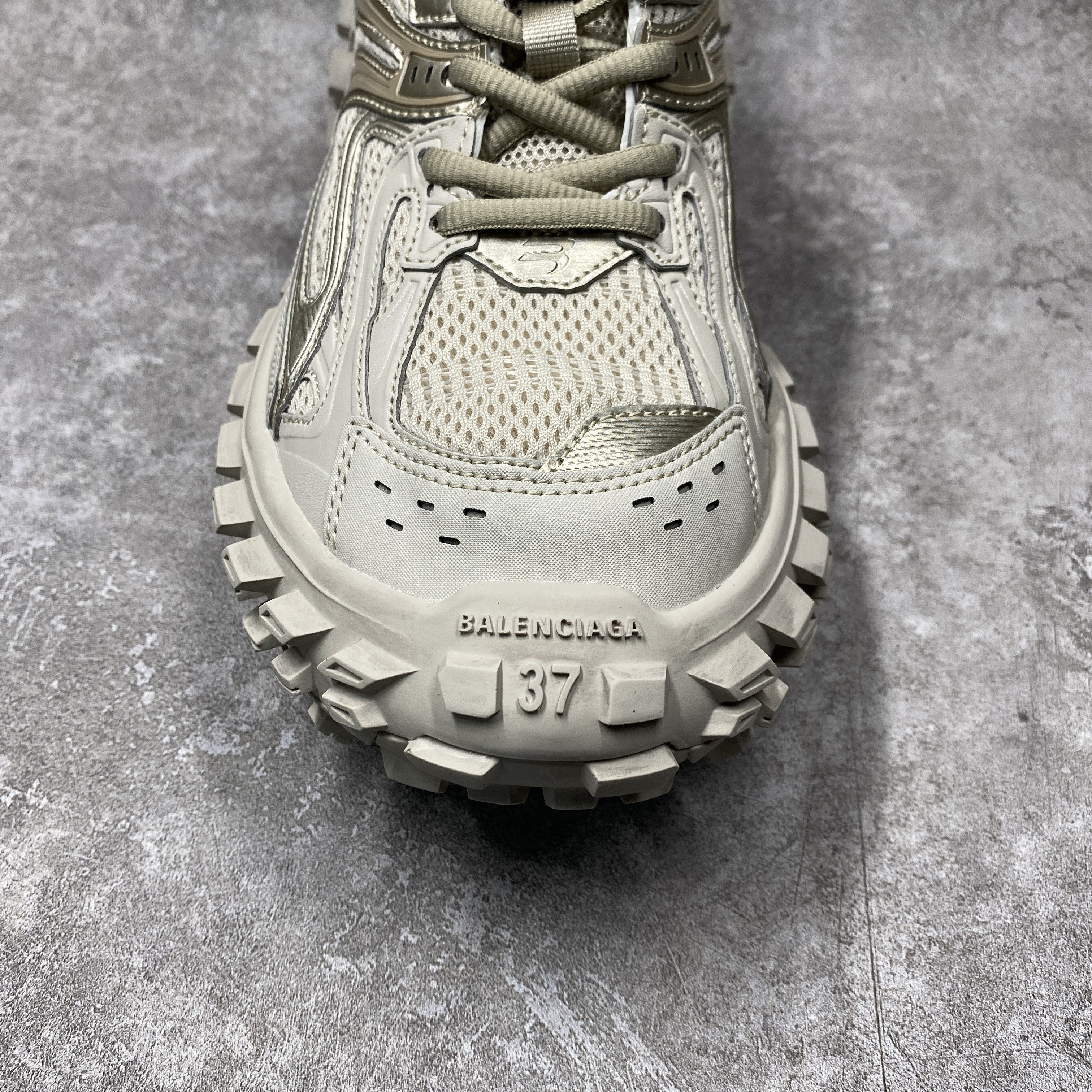 Balenciga Defender Beige