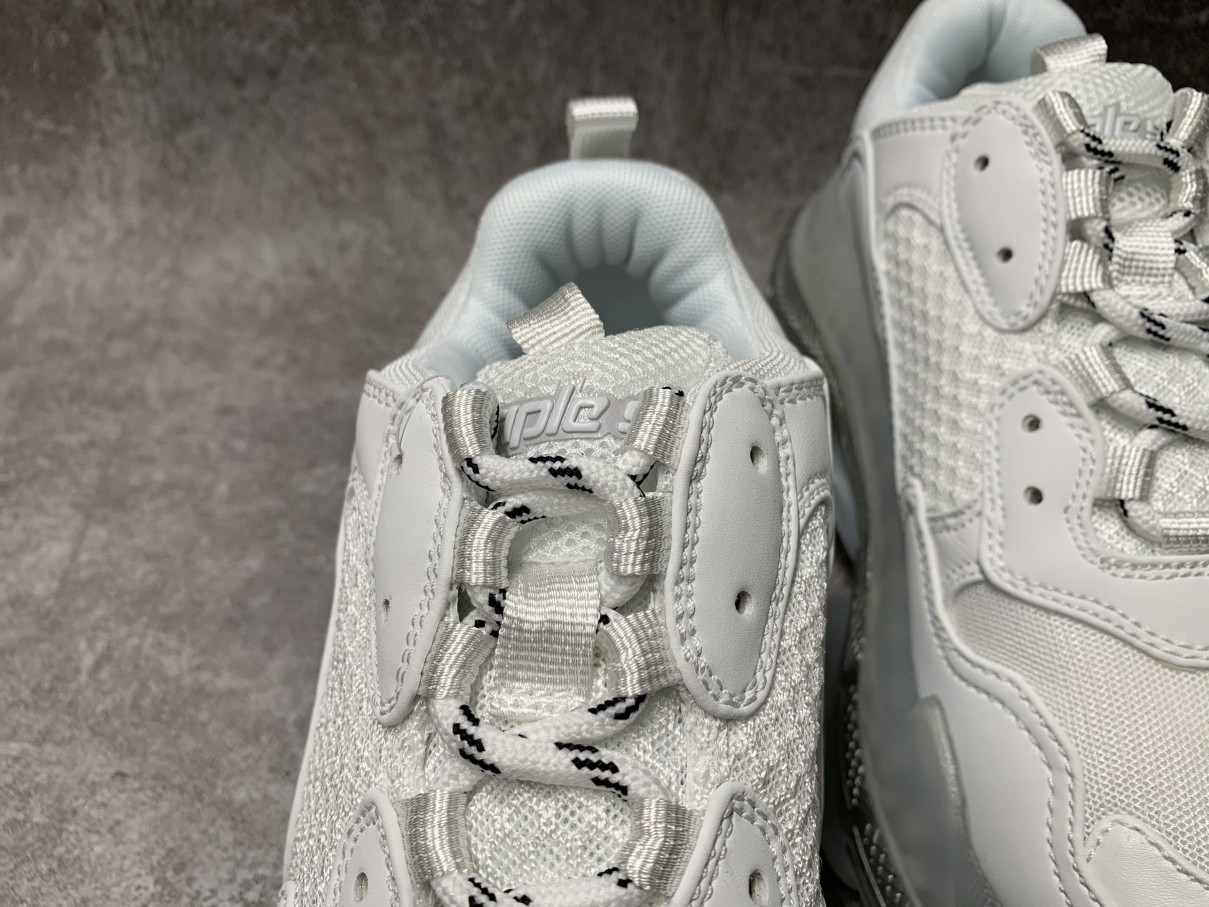 Balenciga Triple S Sneaker White Iridescent