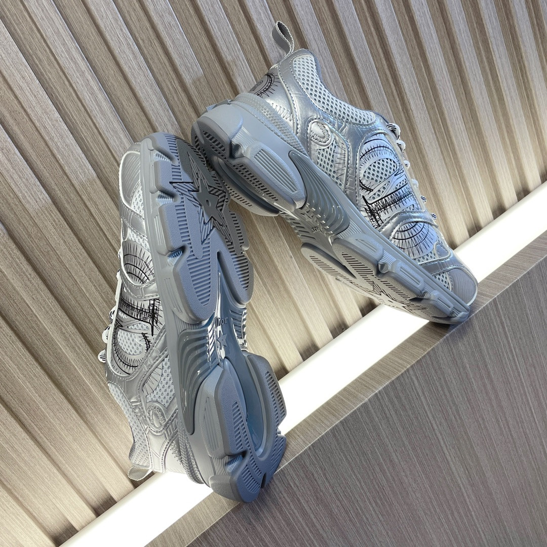 ua D*or chrono sneaker gray mesh with silver-tone