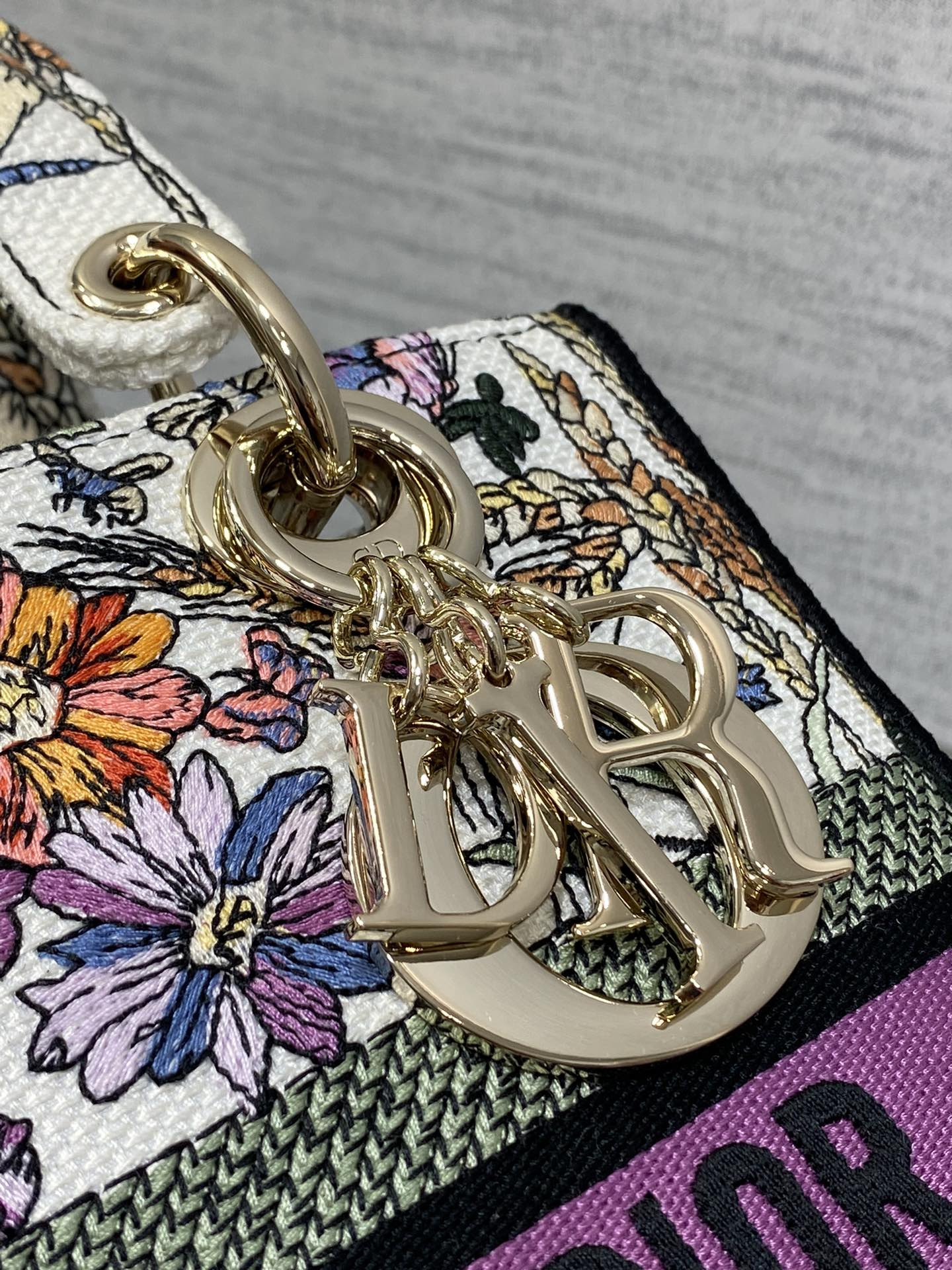 medium lady D*or bag  white multicolor D*or 4 saisons Été embroidery 24 x 20 x 12 cm