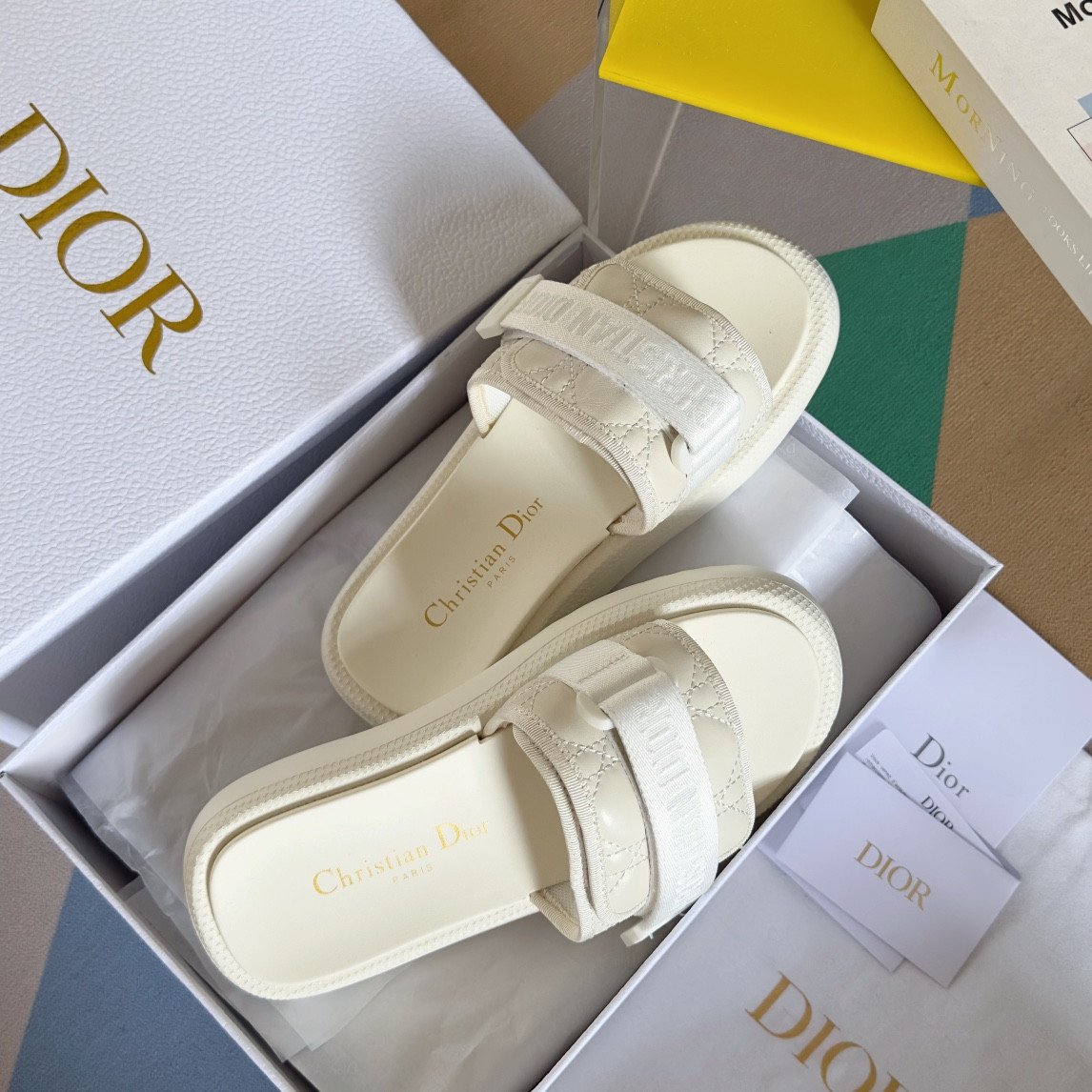 ua D*oriviera dio(r)evolution slide white