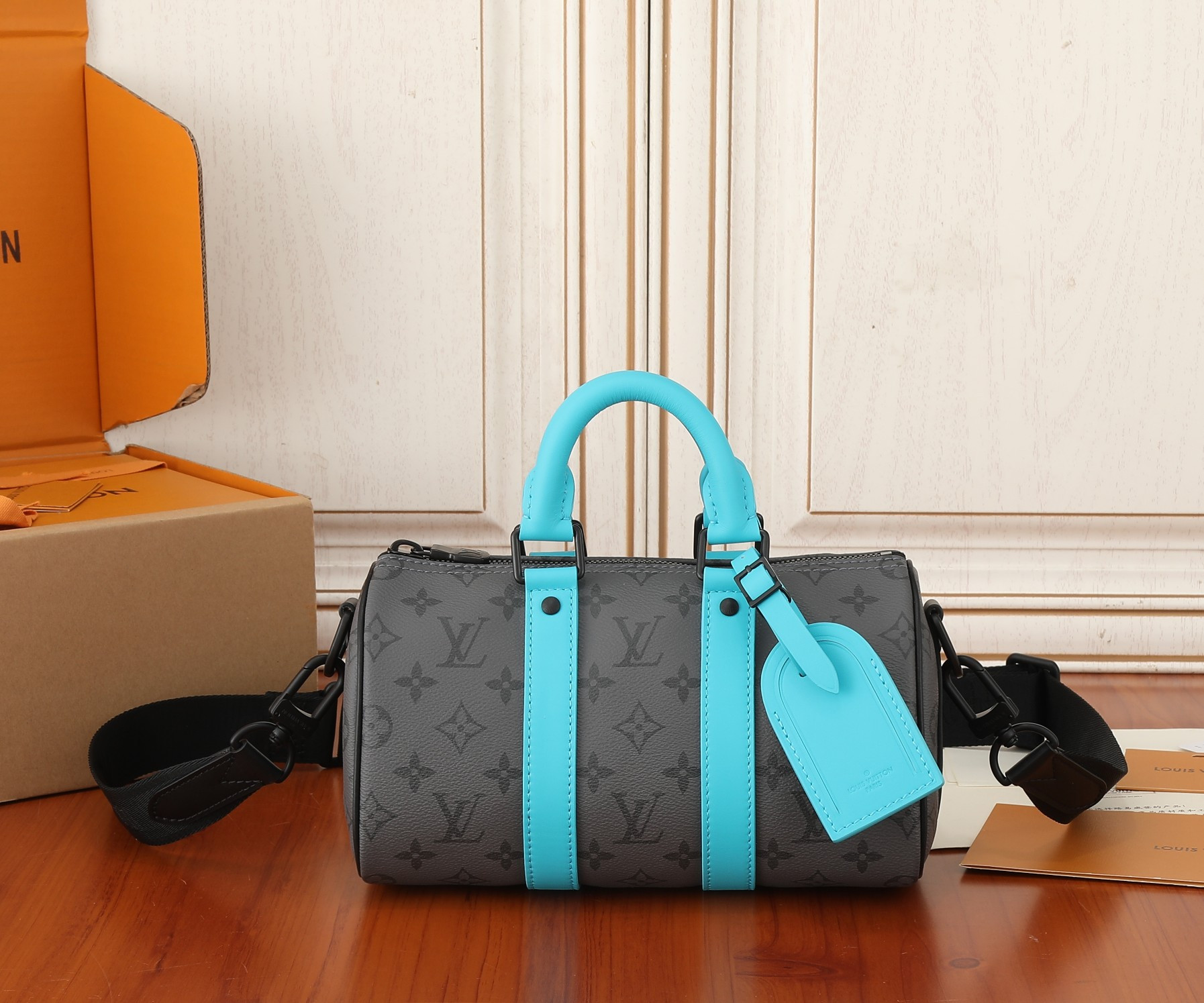 LV Keepall Bandoulière 25 M11645 9.8 x 5.9 x 4.3 inches