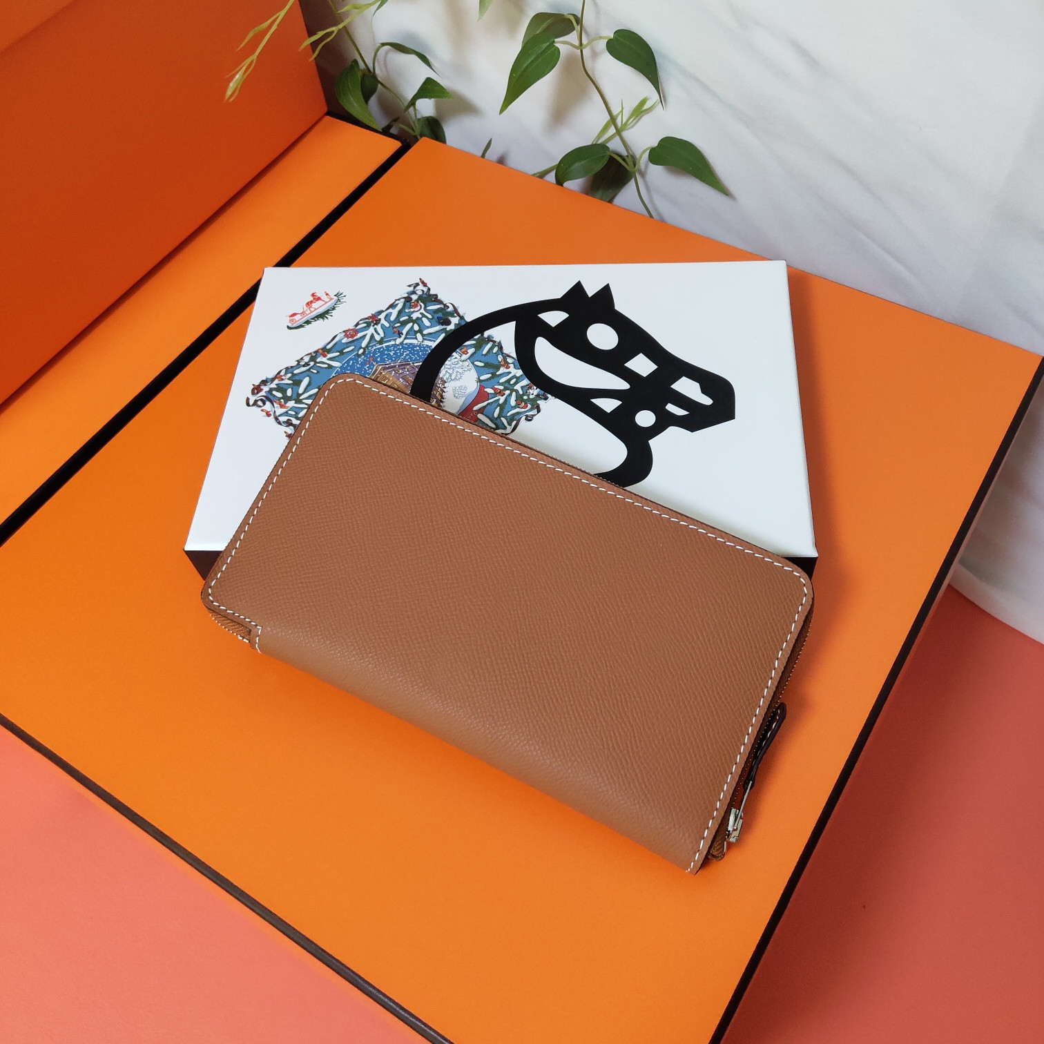 H**me5 long wallet 20x11cm