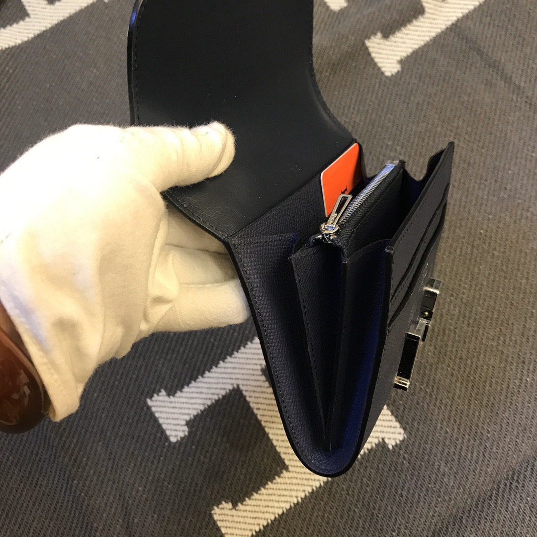 H**me5 wallet 13x12cm