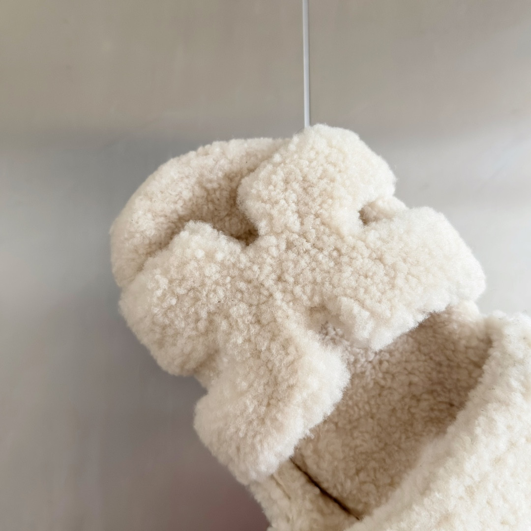 ua H**me5 chypre sandal