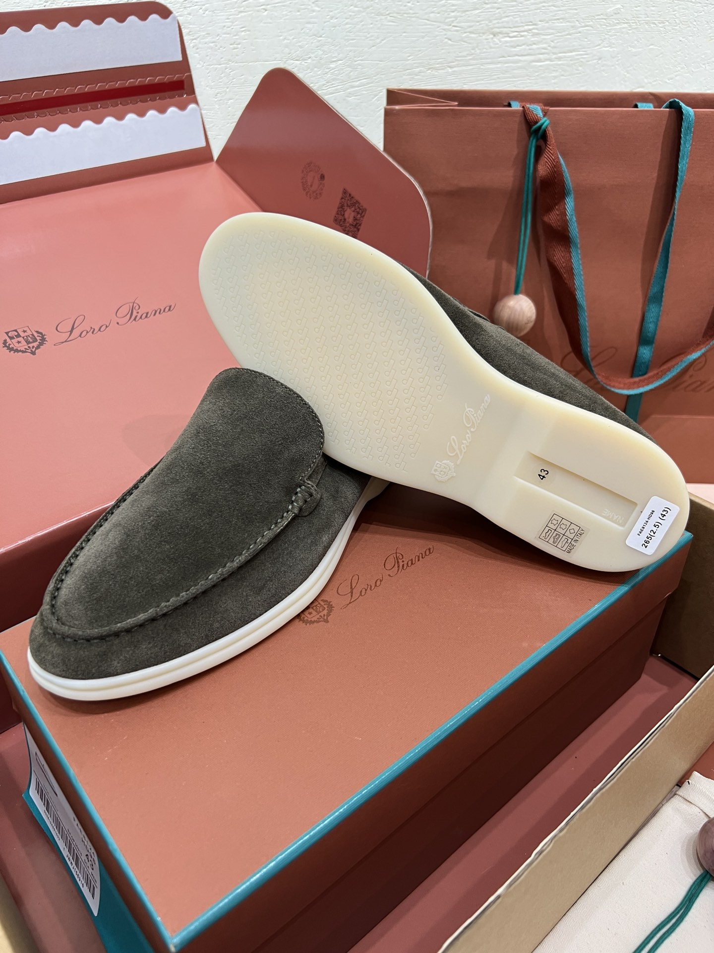 ua L**o p*ana summer walk loafers