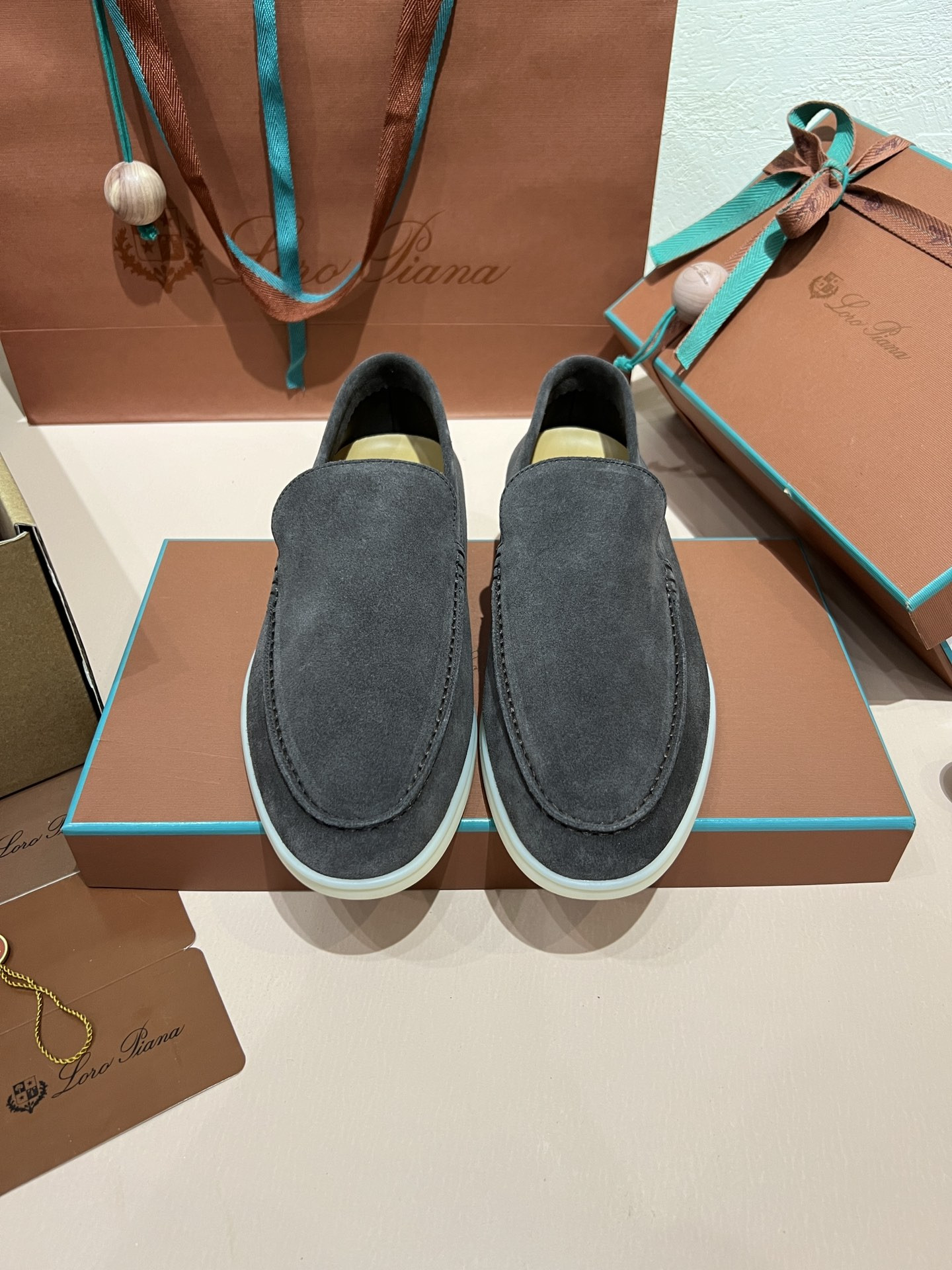 ua L**o p*ana summer walk loafers