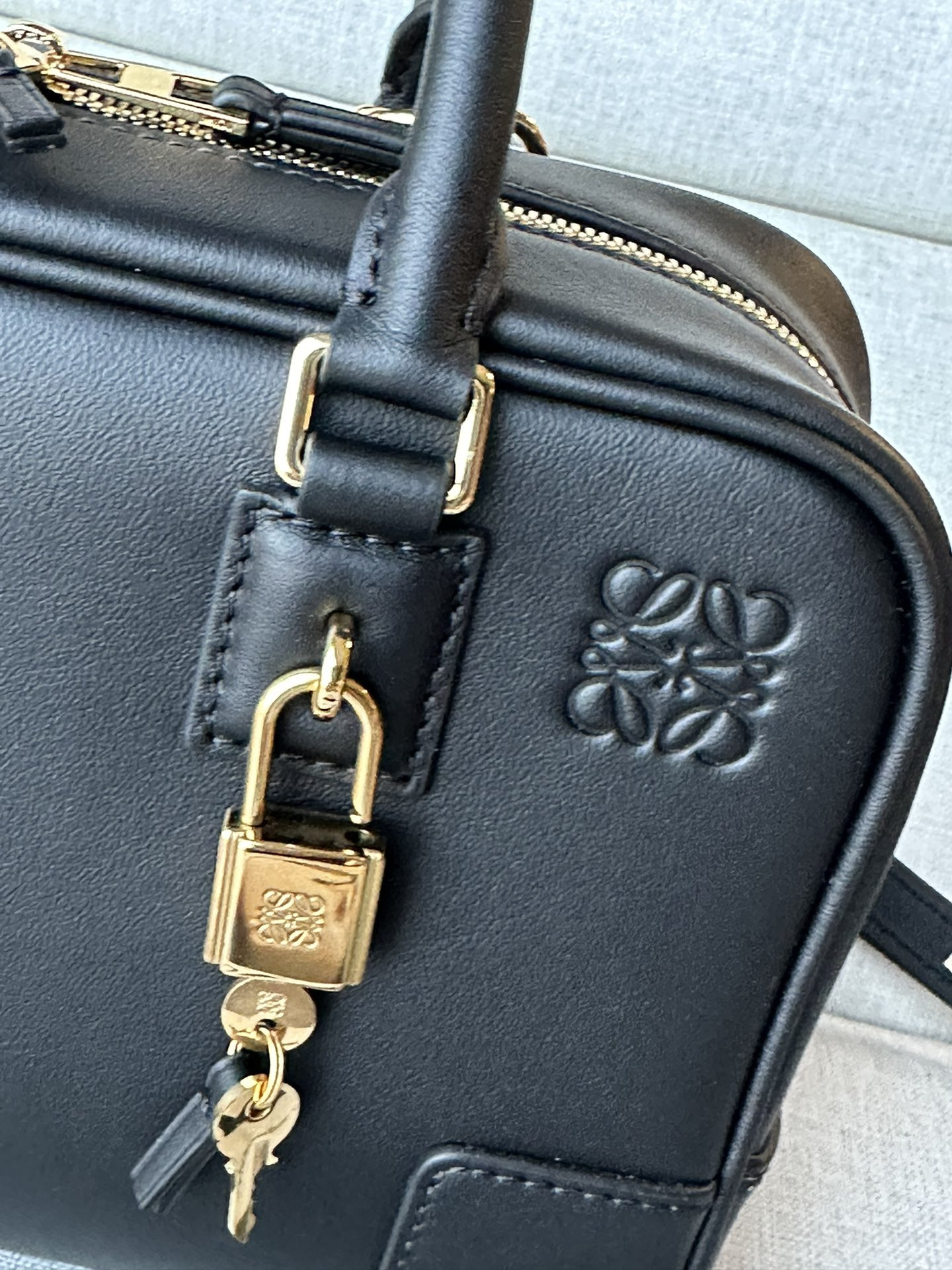 L0ew* amazona 23 bag in nappa calfskin 23x15.5x9.7cm