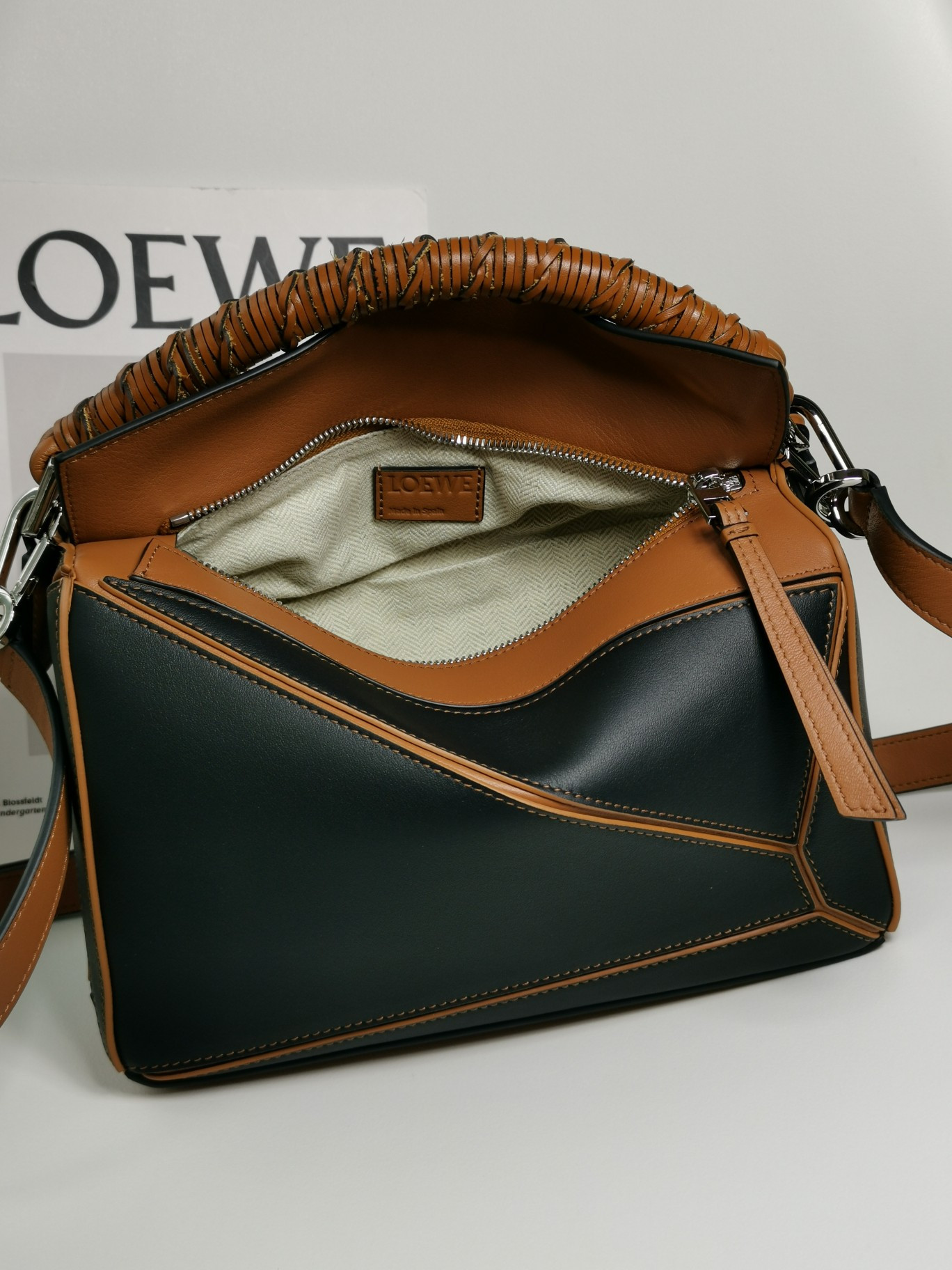 L0ew* small puzzle bag in classic calfskin 24x10.5x16.5cm
