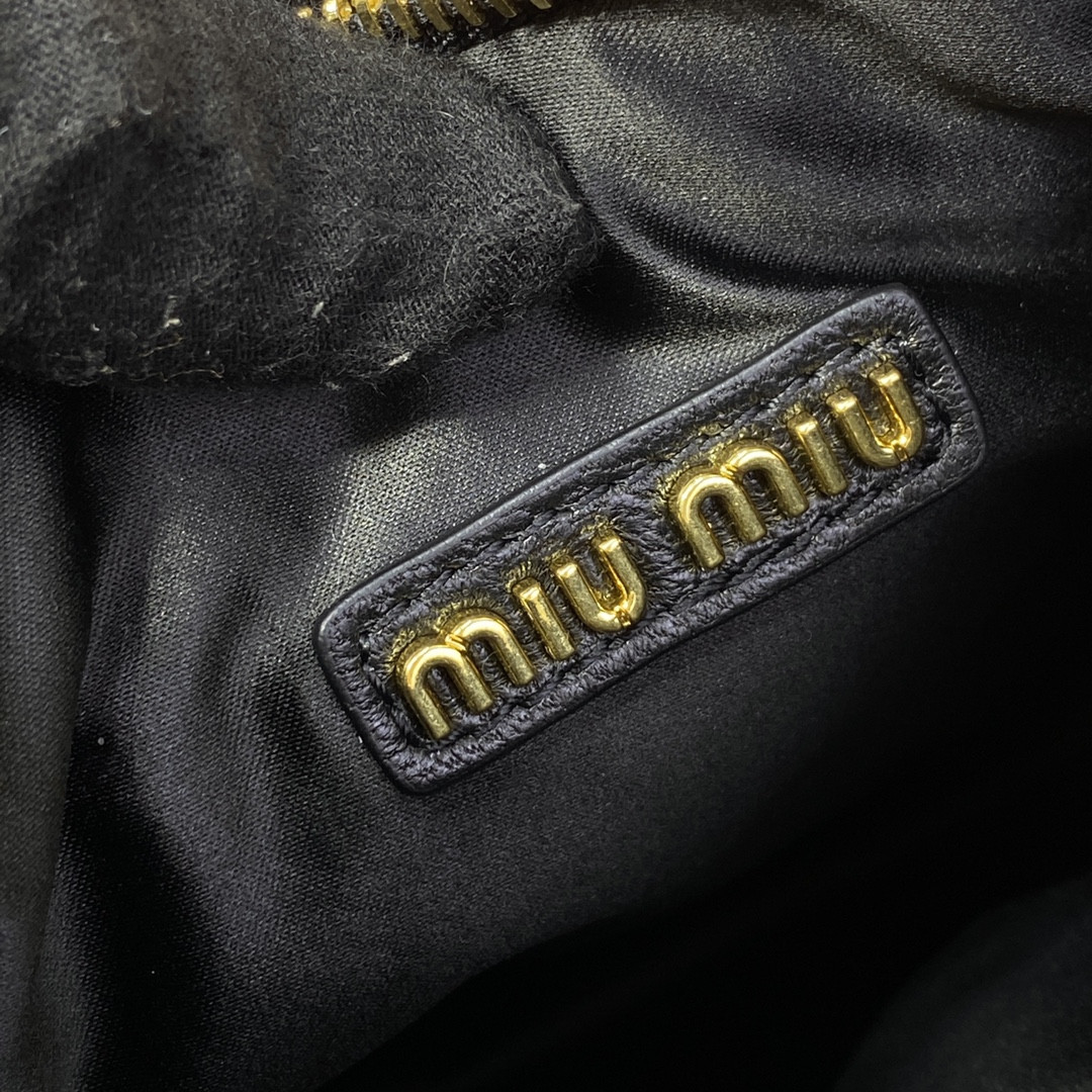 Miu Miu Wander matelassé nappa leather hobo bag 17x20x6cm