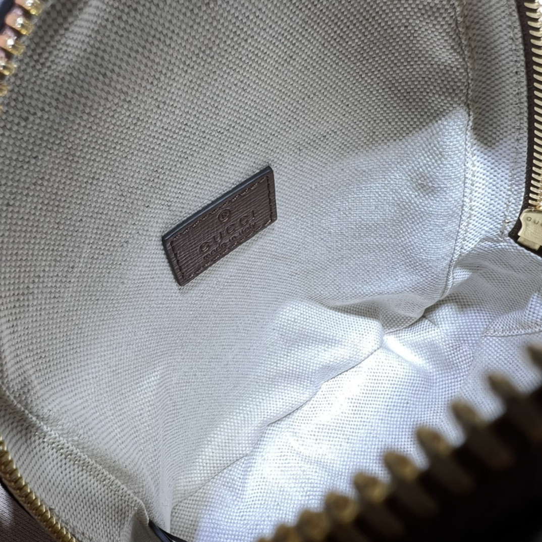 G*u*i backpacks 15x19x8cm