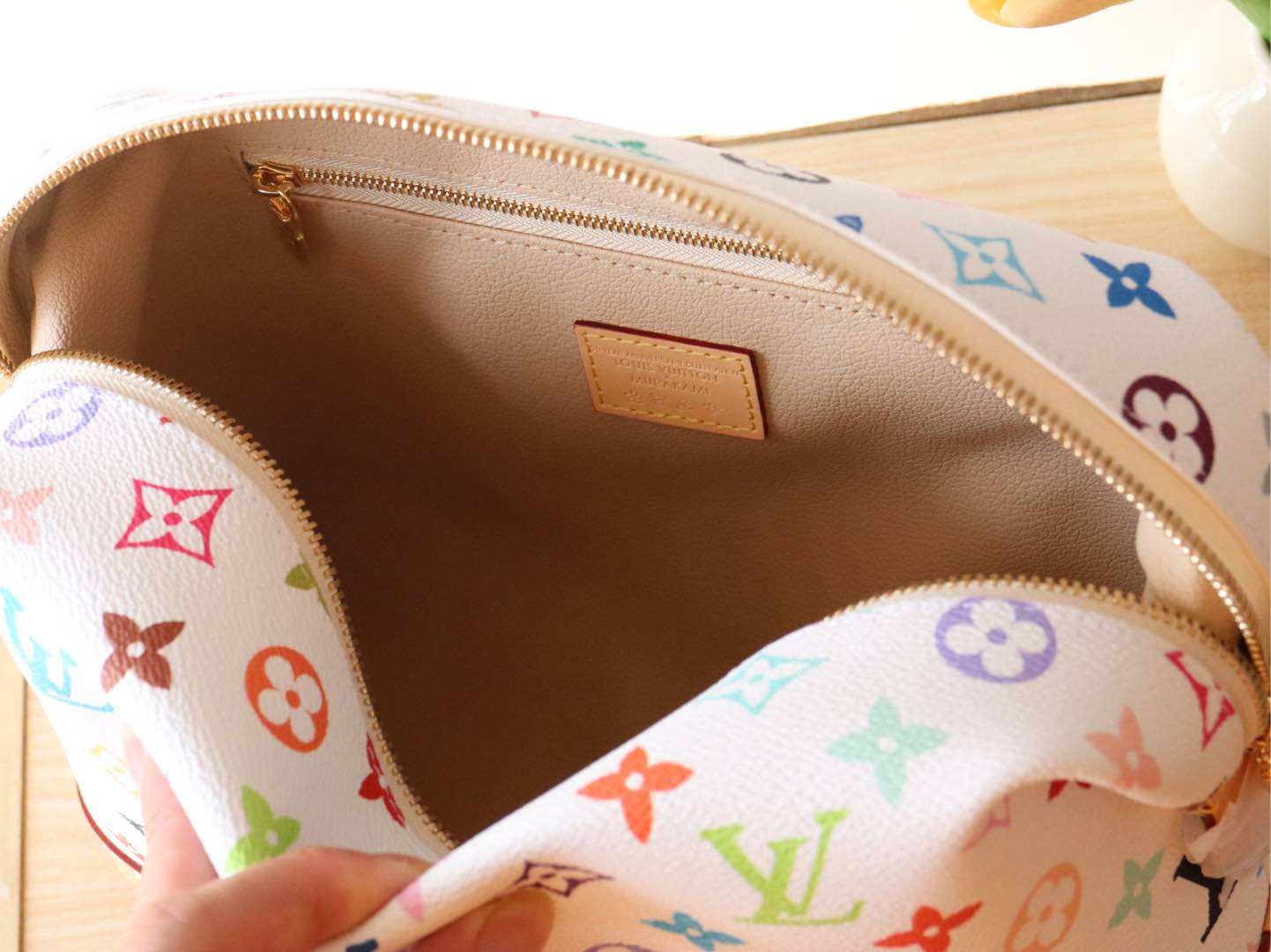 LV  POCHETTE COSMÉTIQUE M13743 27x18x9cm