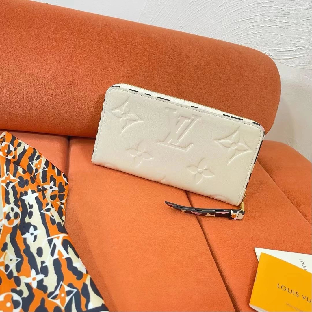 LV ZIPPY WALLET M80685