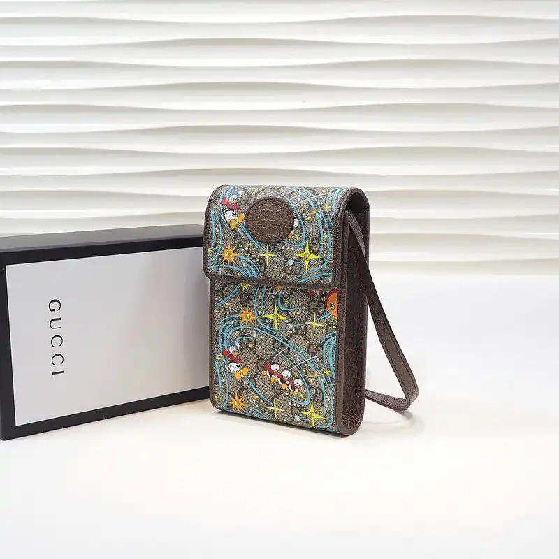 G*u*i bags 2012sh0066