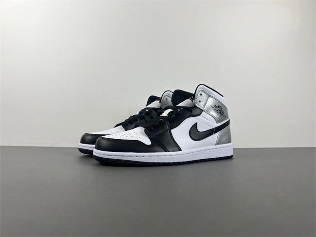 UrbanChic Air Jordan 1 Mid DQ8423- 3581