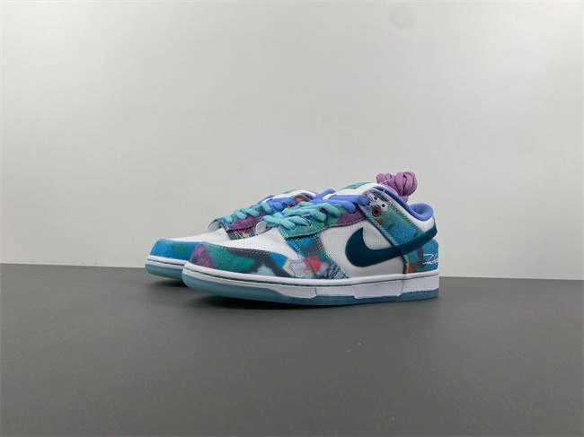 Futura Laboratories x Nike SB Dunk Low Efficient 4549