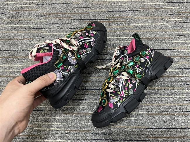 thermal G*u*i flashtrek sneaker 286