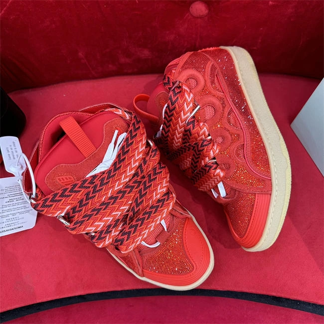 Vibrant Lanvon Curb Sneaker 882