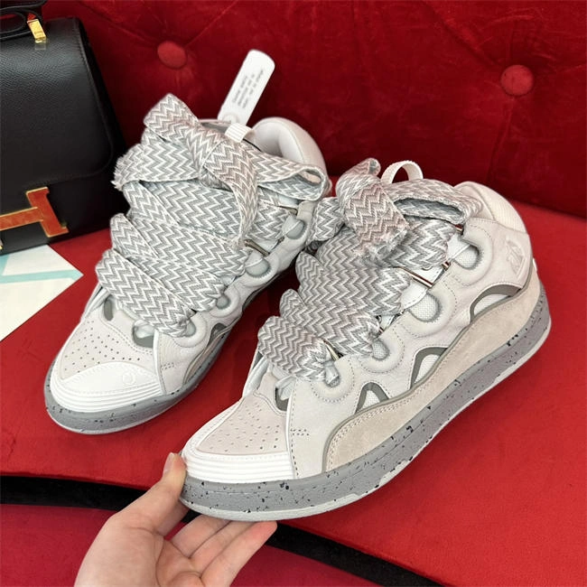 Elegant Lanvon Curb Sneaker 893