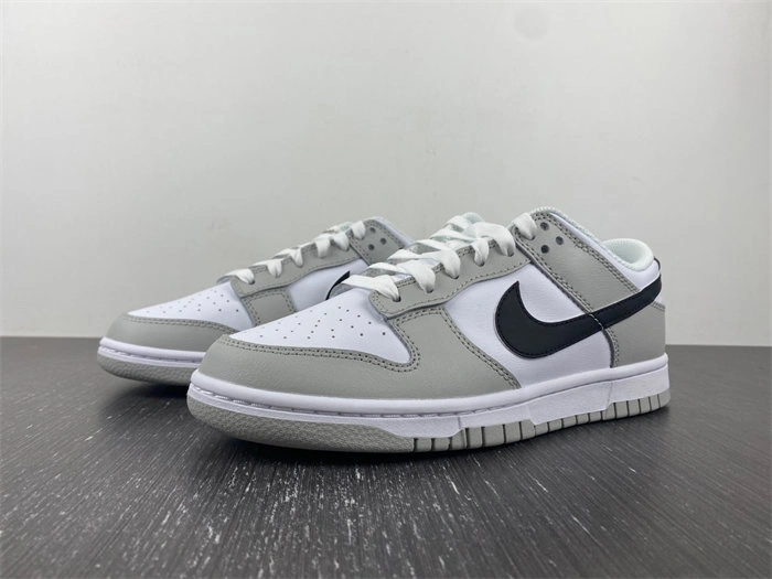 Contemporary Nike Dunk Low SE 4661