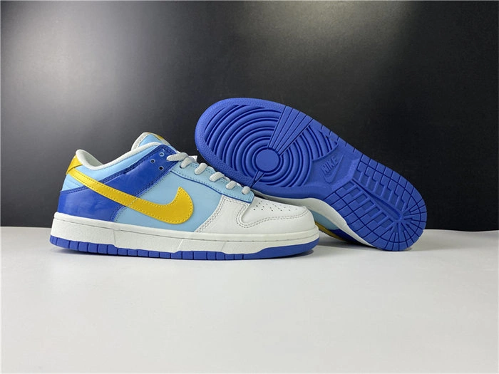Contemporary Nike Dunk SB low 309601- 4936