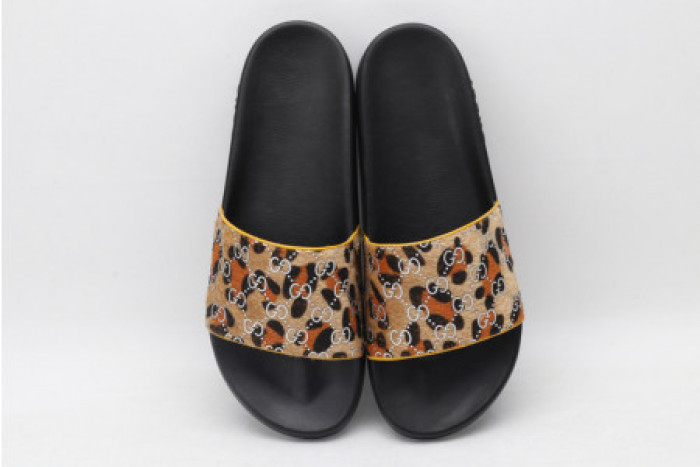 G*u*i slippers leopard print