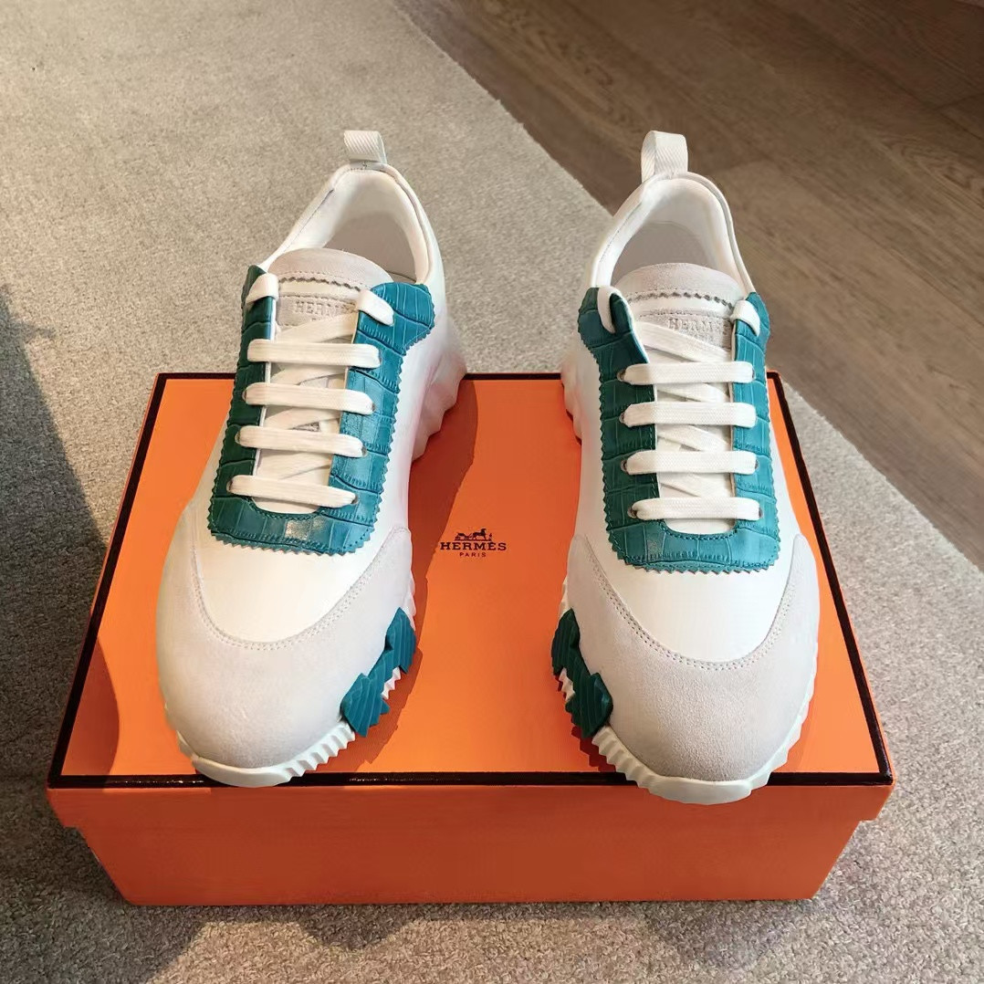 UA H**me5 Bouncing Sneaker