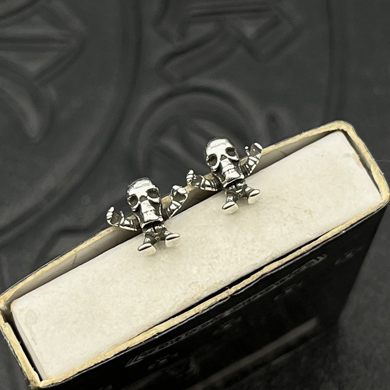 Ch*0me He**ts Skull Earrings