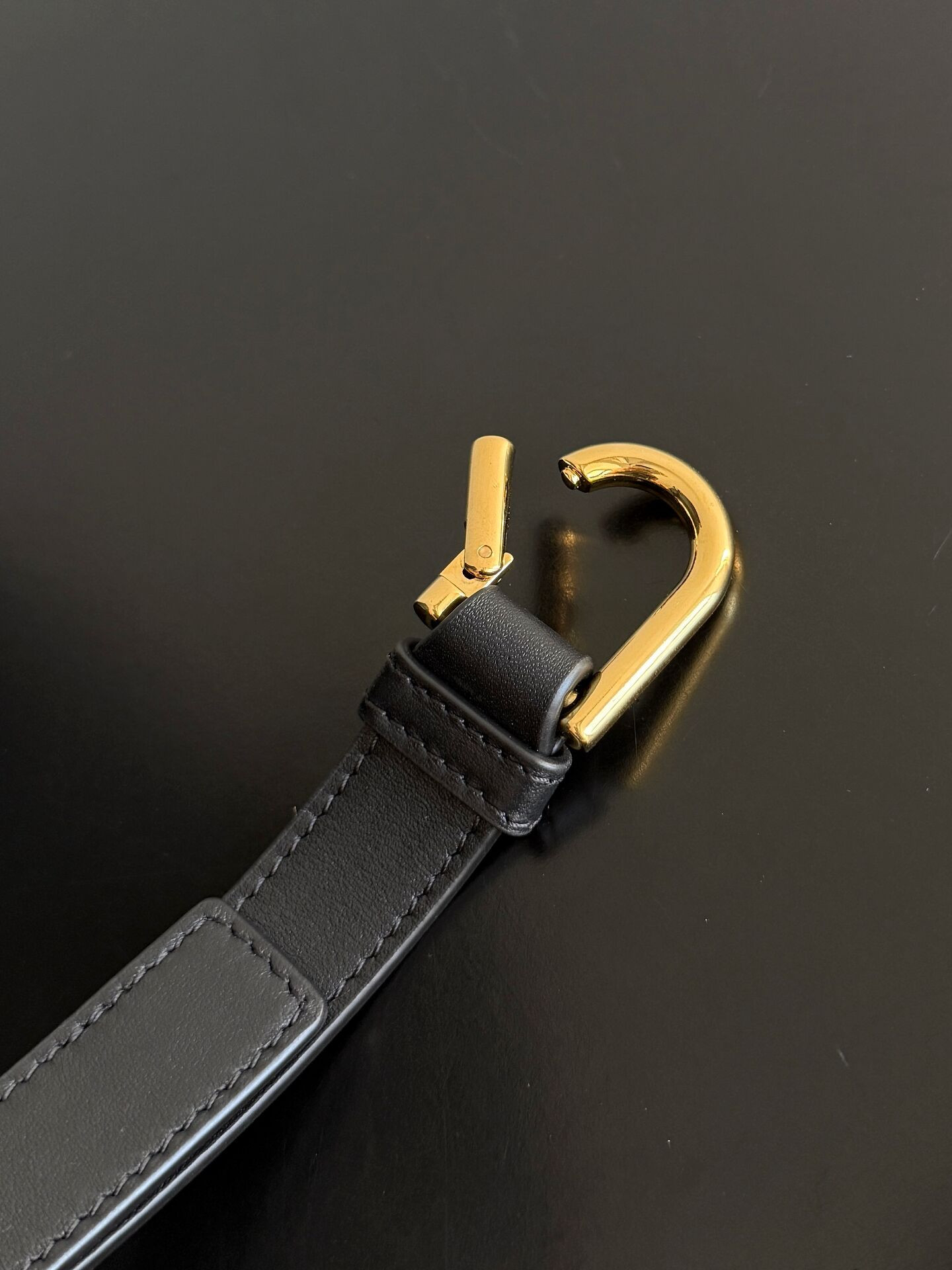 B0tt*ga Ven*ta Andiamo Medium Leather Bucket Bag 34x24x12cm Without Box