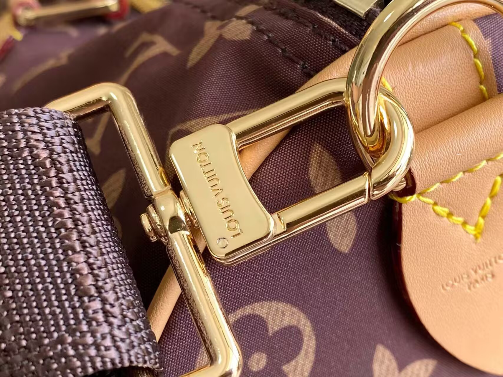 LV Speedy 40 Bandoulière Silk Tech M2A453 40 x 26 x 23 cm